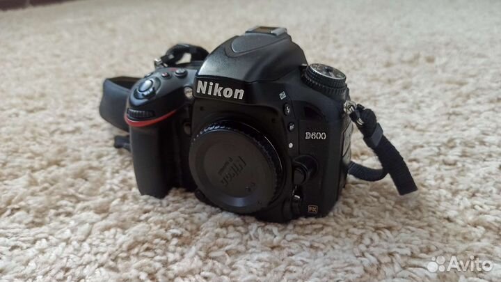 Зеркальный фотоаппарат Nikon D600