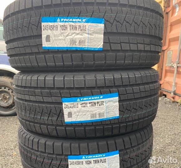 Triangle PL02 245/45 R19