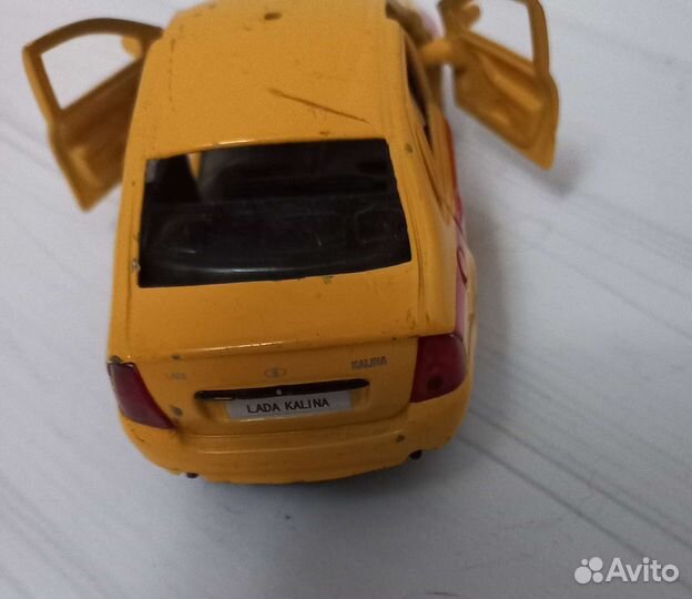 Машина металлическая LADA Kalina