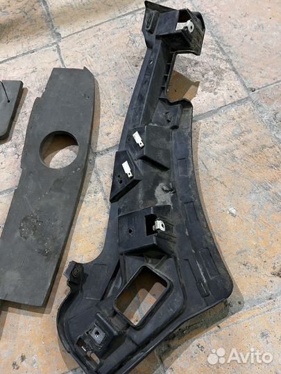 Каркас бампера левый L405 Range Rover Vogue