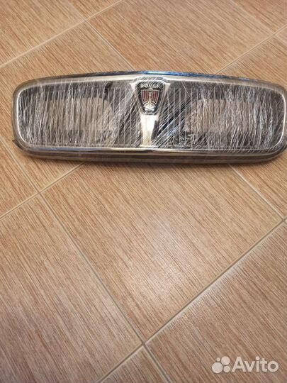 Решетка радиатора со значком Rover 600