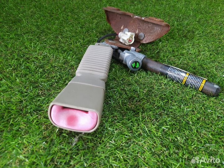 Замок ремня безопасности передний правый Ford