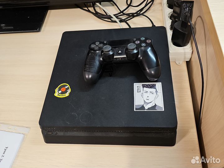 Ps4 slim 500gb 1 геймпад