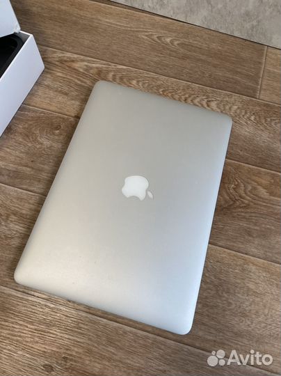 Apple MacBook air 13 2020 выпуска (отл сост)