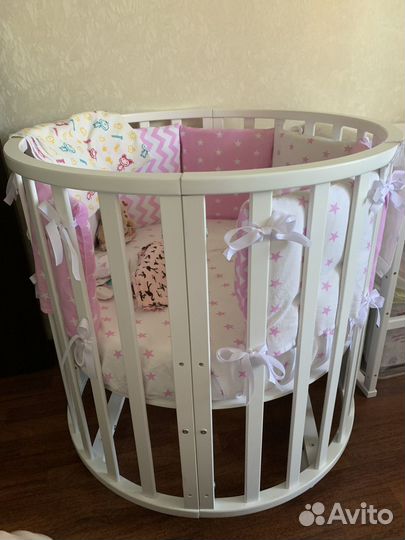 Кроватка-трансформер с маятником