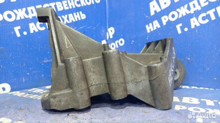 Кронштейн генератора Ford Focus 1 седан split port