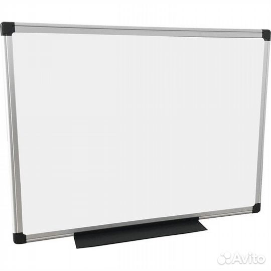 Доска магнитно-маркерная 90х120см с полочкой новая
