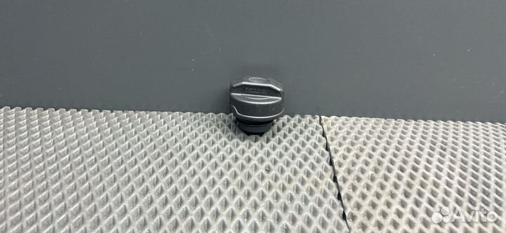 Пробка топливного бака Volkswagen Golf 4 1999