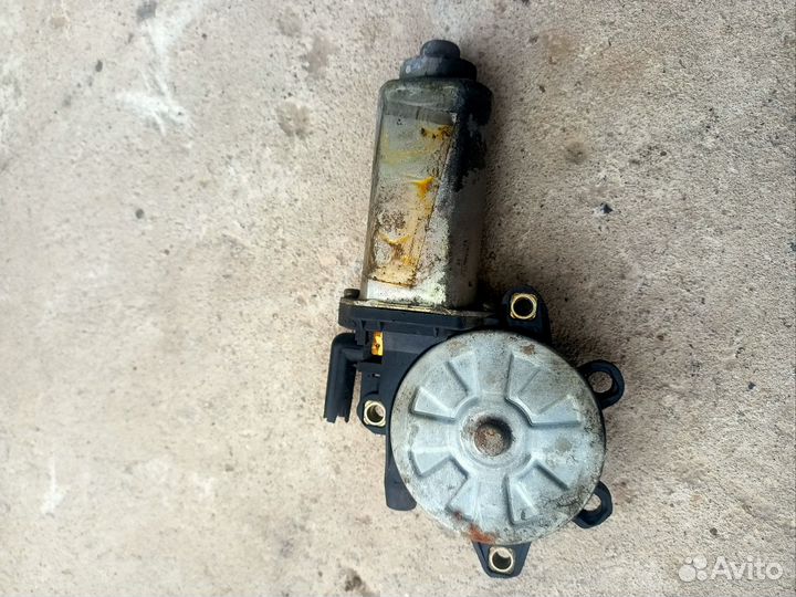 Стеклоподъемник передний правый Volvo S40 (моторчи