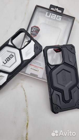 Защитный чехол UAG Monarch Kevlar на iPhone