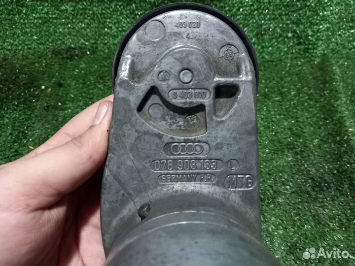 Ролики натяжения ремня на Audi A6 C4