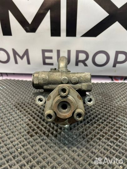 Насос гидроусилителя руля Volkswagen Jetta B4 AWP