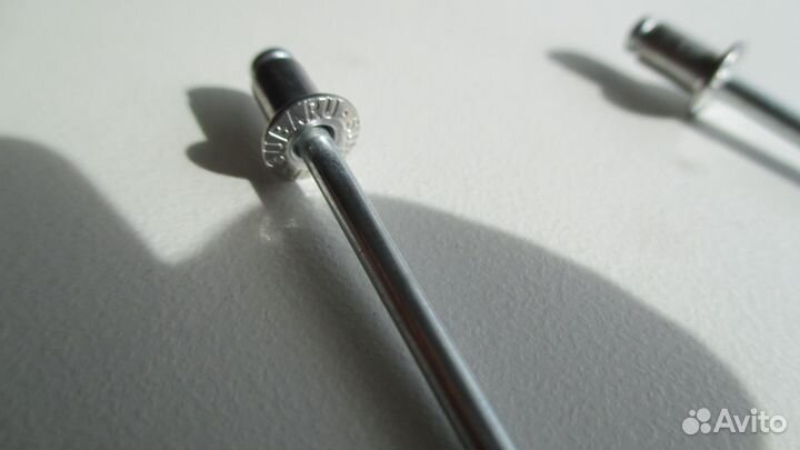 Заклепки vin номера Subaru Impreza,Forester,WRX,XV