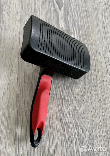 Пуходерка для кошек самоочищающаяся