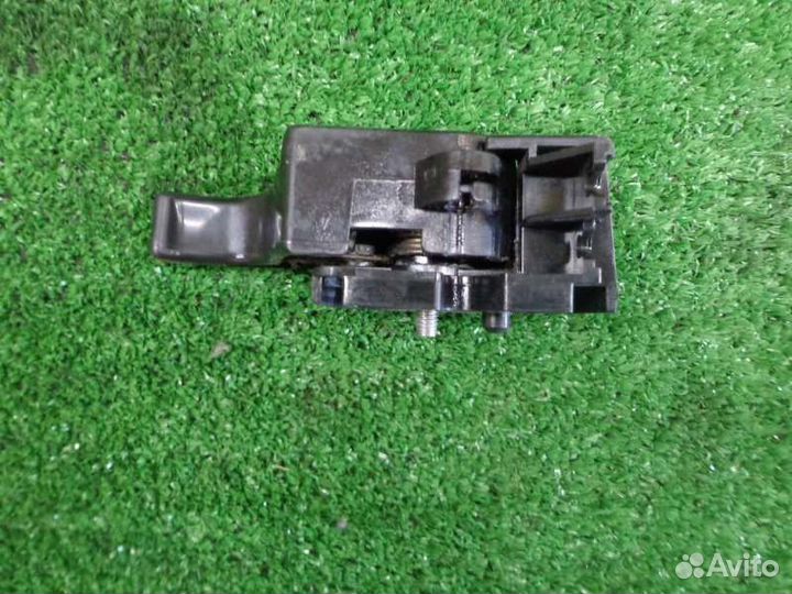 Ручка открывания бензобака Mitsubishi Outlander