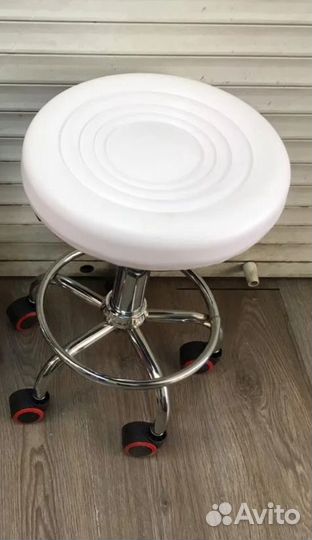 Стул мастера. Цвет белый