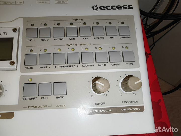 Синтезатор Access Virus Ti Snow
