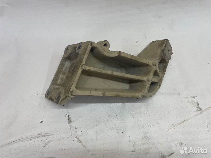 Кронштейн двигателя левый Infiniti Fx35 S50 VQ35DE