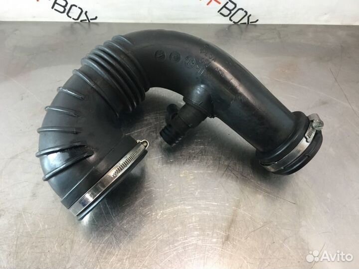 Патрубок воздушного фильтра Mercedes C-Class W203