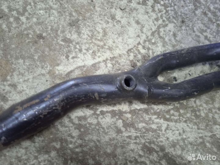 Труба приемная ваз-21214 под датчик новая