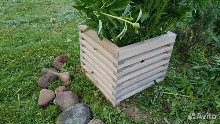 Деревянные уличные кашпо