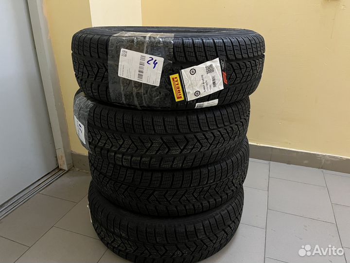 Pirelli Scorpion Winter 215/70 R16