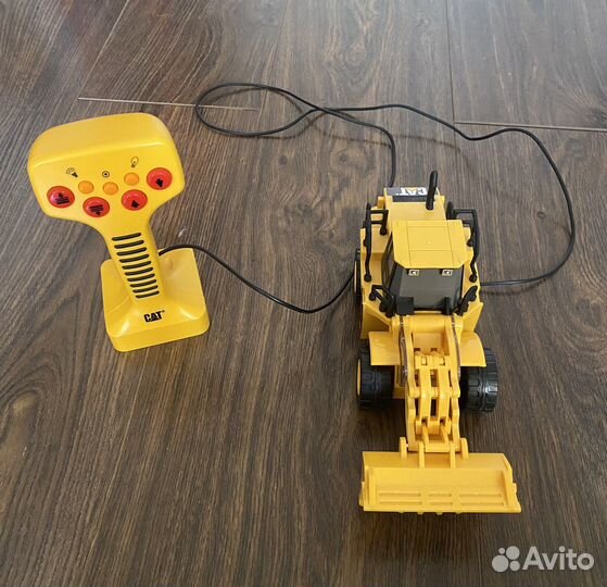 Детская игрушки трактор