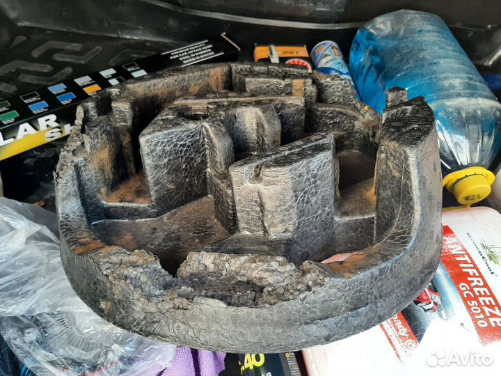 Бокс в нишу запаски Opel Astra