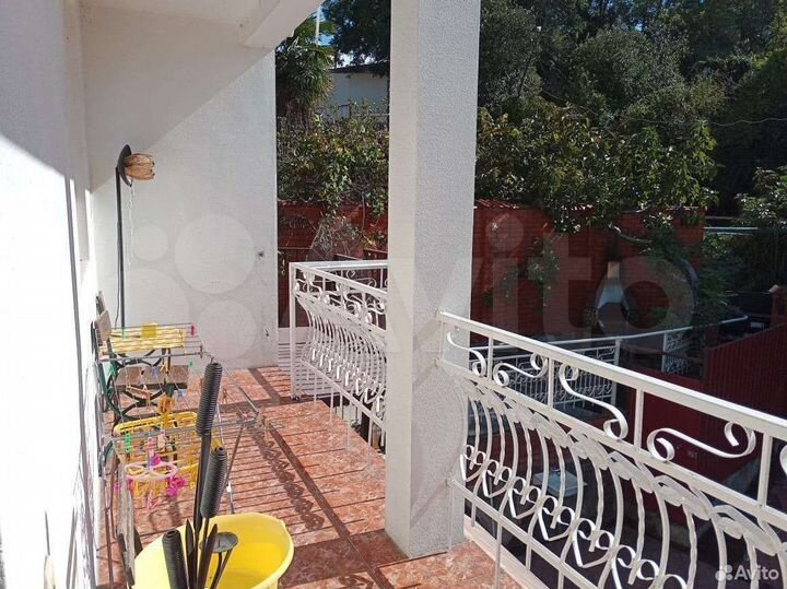 Комната 16 м² в 8-к., 2/3 эт.