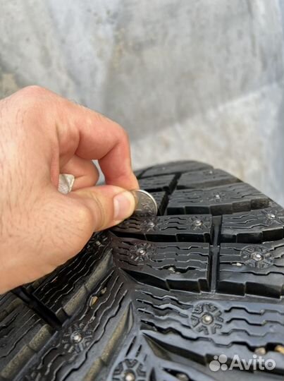 Michelin Agilis X-Ice North 215/55 R17