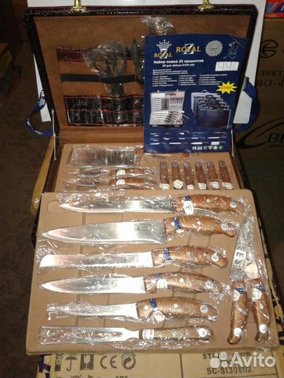 Набор ножей в кожаном чемодане