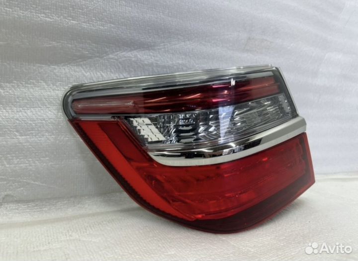 Фонарь задний левый toyota camry V55