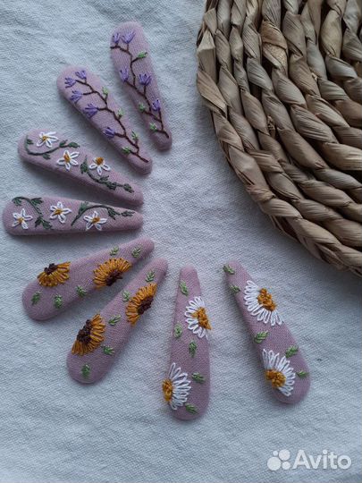 Заколочка для волос с вышивкой