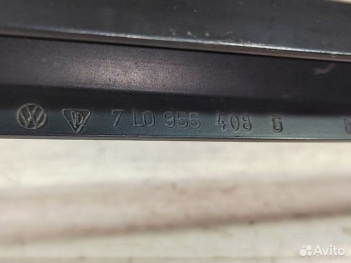 Рычаг стеклоочистителя передний правый Volkswagen