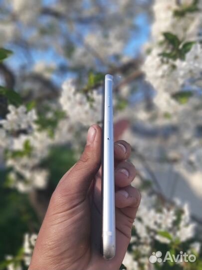iPhone SE (2020), 128 ГБ