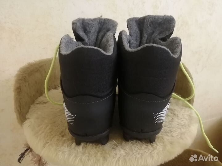 Лыжные ботинки на 38р