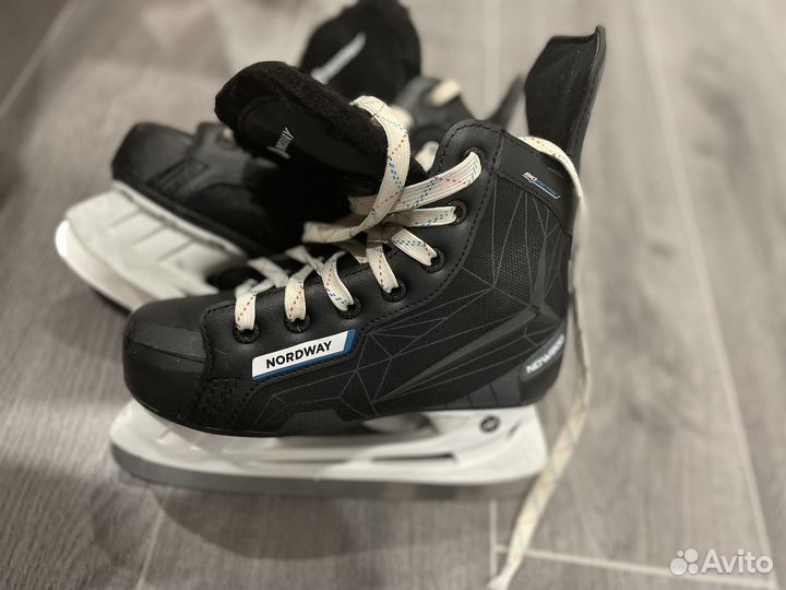 Коньки хоккейные