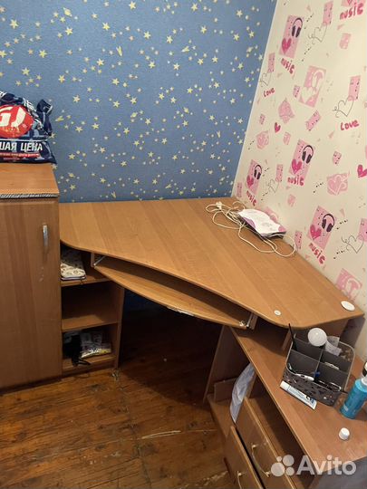 Компьютерный стол