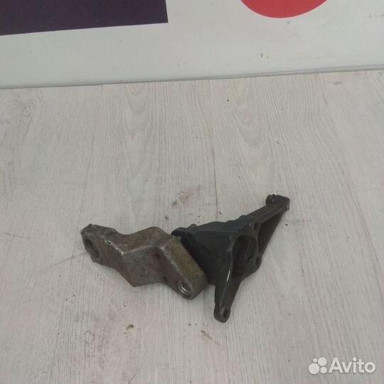 Кронштейн Опора Подушка двигателя lifan X60