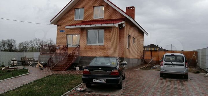 Коттедж 203,4 м² на участке 10,3 сот.