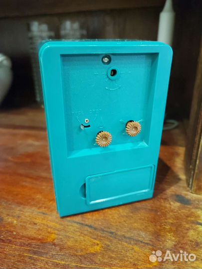 Часы будильник СССР янтарь