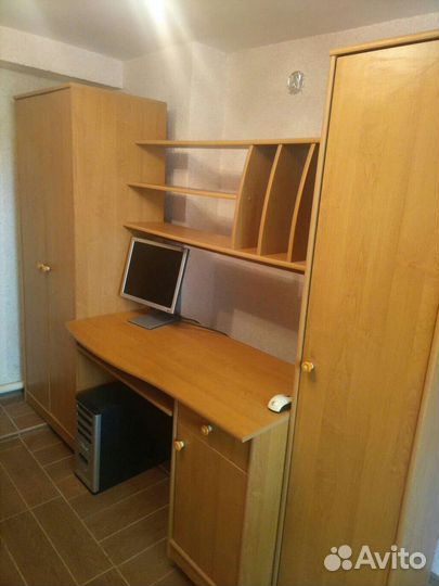Уголок школьника с компьютерным столом