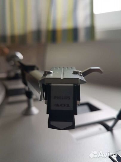 Проигрыватель винила Philips и усилитель Toshiba