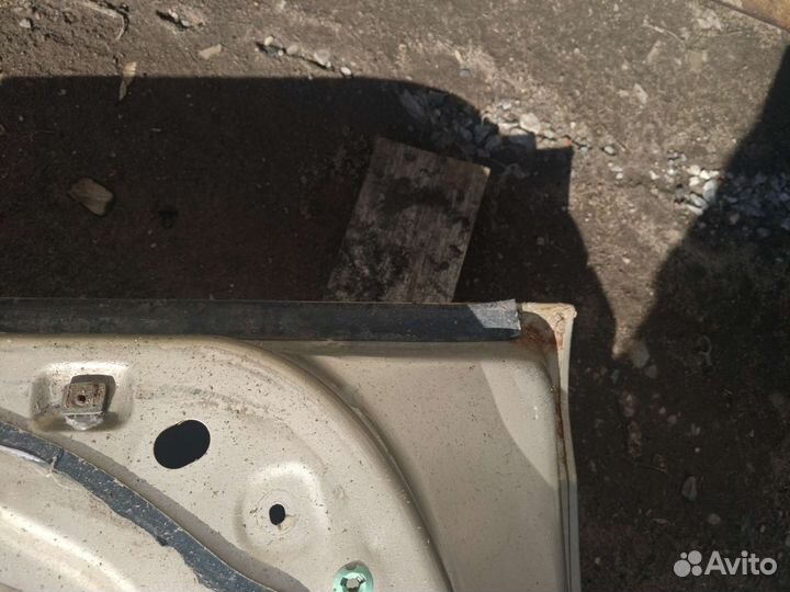 Дверь передняя левая Chrysler Sebring