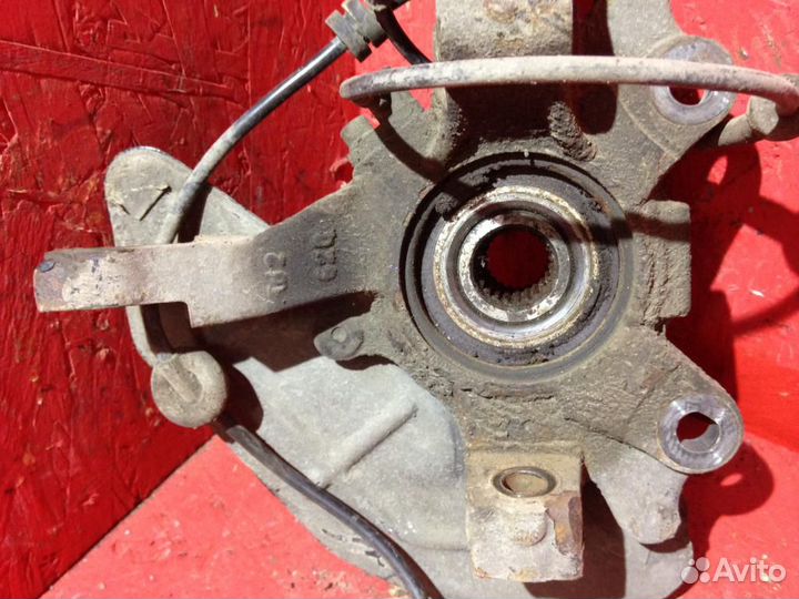 Кулак передний левый Фиат Альбеа