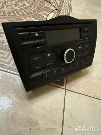 Штатная магнитофон granta