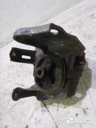 Опора двигателя Тойота