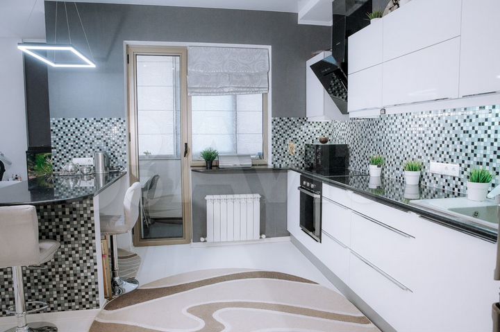 2-к. квартира, 65 м², 1/4 эт.