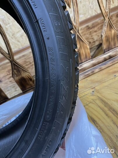 Bridgestone Blizzak DM-V1 275/40 R20 106R