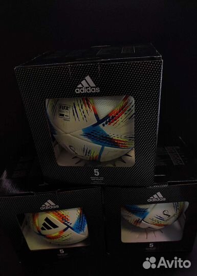 Футбольный мяч adidas